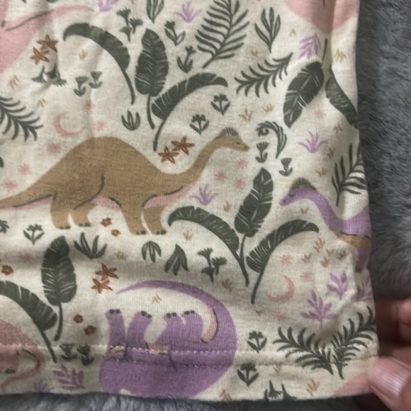 Old Navy Dinosaur Pajama Sz 6 Girl Two Piece Set - Picture 5 of 5